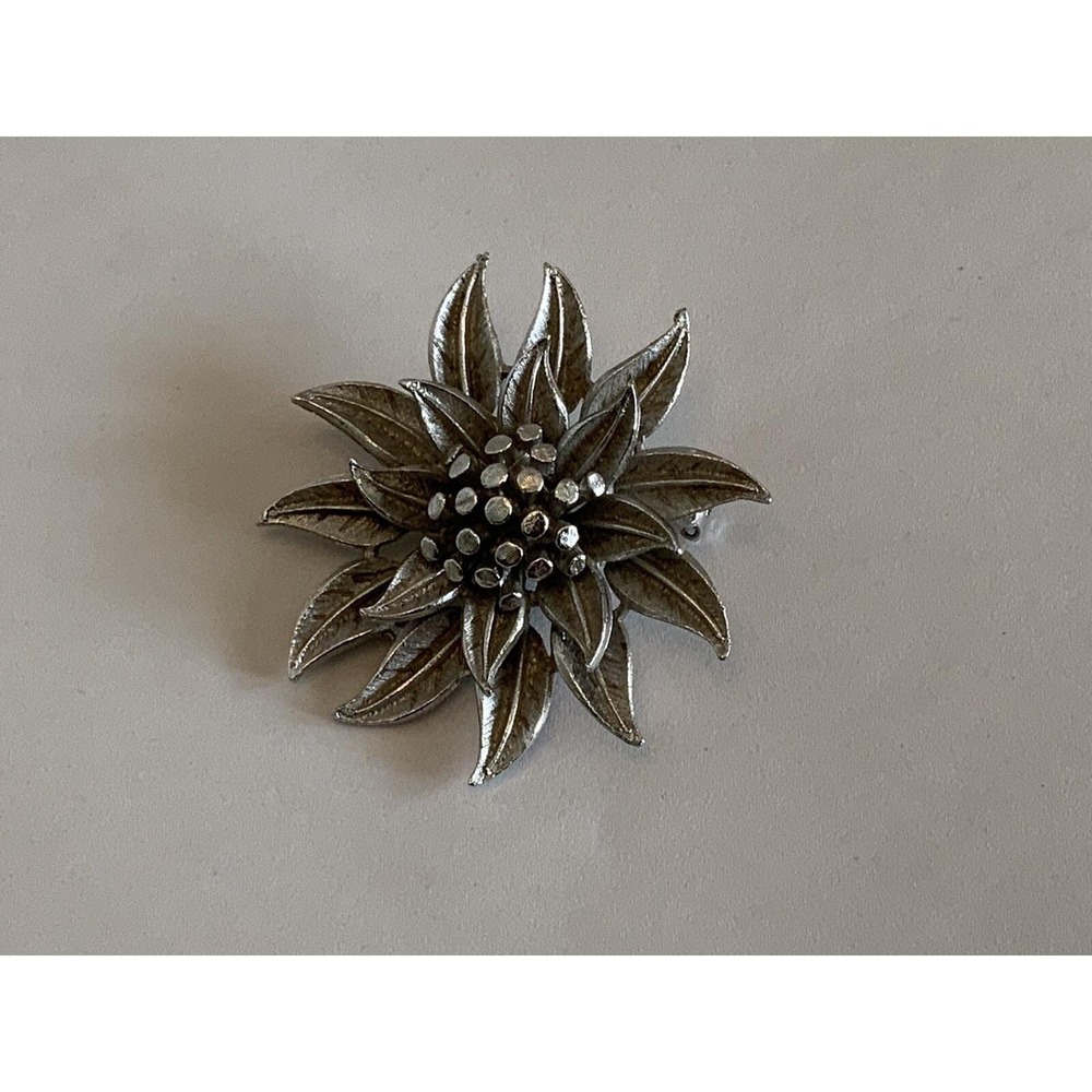 Vintage Flower Pin Brooch Silver Tone Unsigned Coro